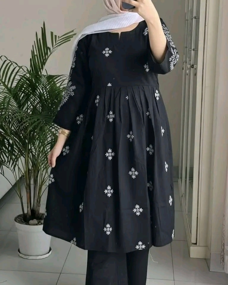 Anarkoli Two Piece Gown thumbnail
